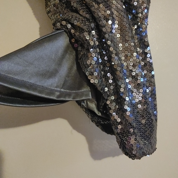 Apt 9 Silver Sequin Top Size Small - Picture 5 of 14